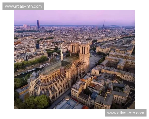 巴黎圣日耳曼新闻：潮流、荣耀与未来的每一次心跳